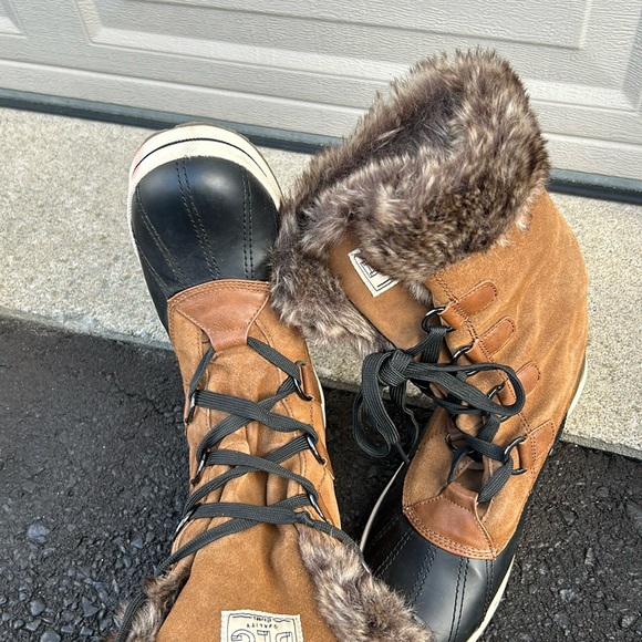 Winter boots - Picture 1 of 1